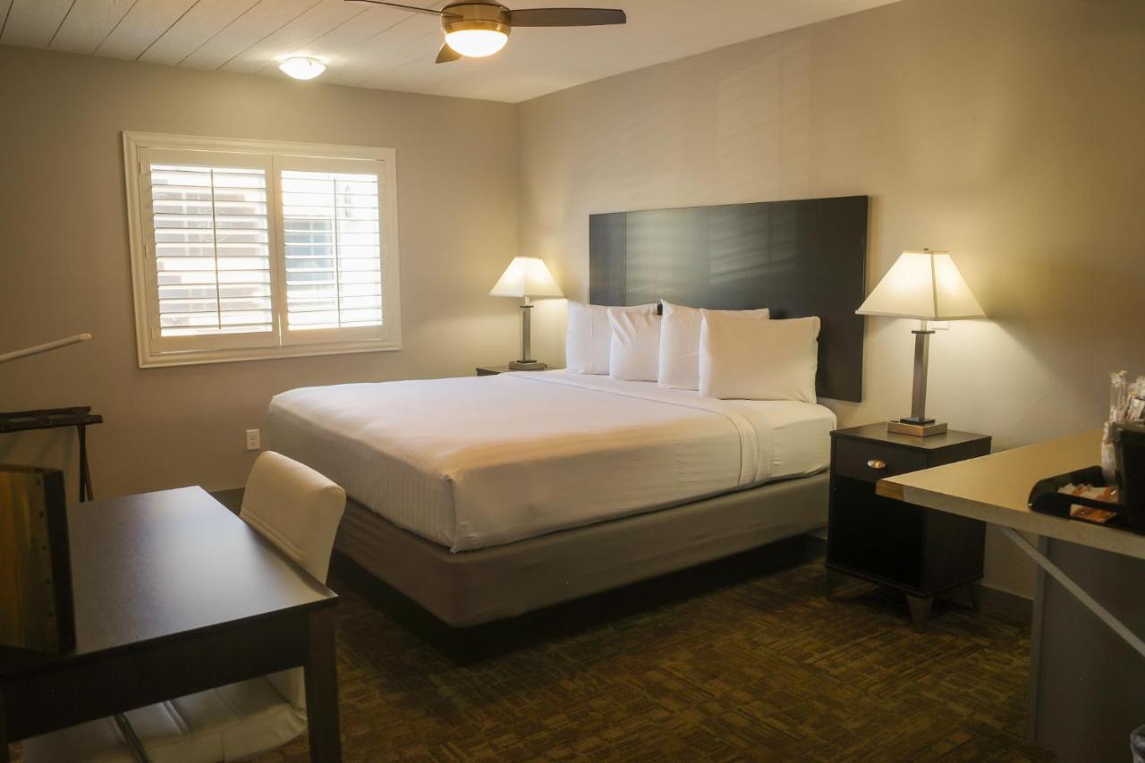 Americana Modern Hotel Redding Exterior photo