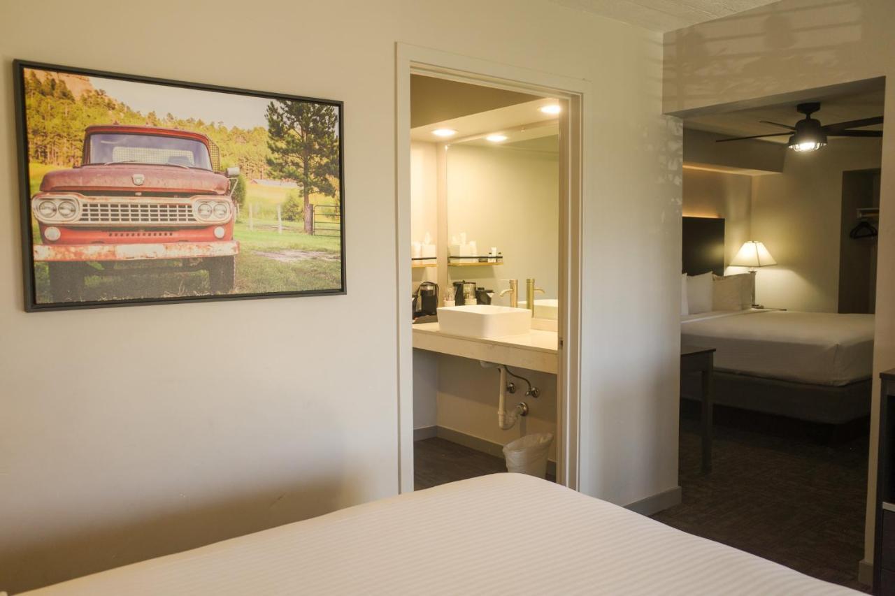 Americana Modern Hotel Redding Exterior photo