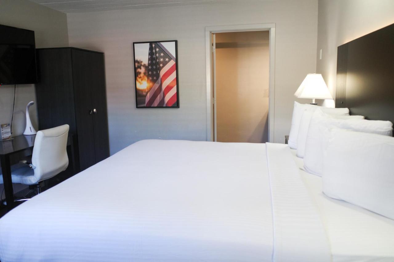 Americana Modern Hotel Redding Exterior photo