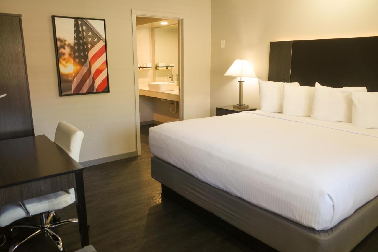Americana Modern Hotel Redding Exterior photo
