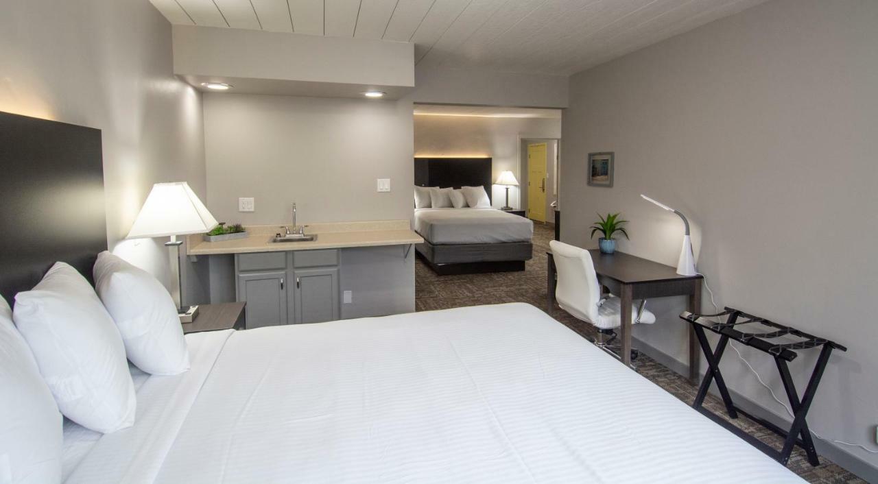 Americana Modern Hotel Redding Exterior photo